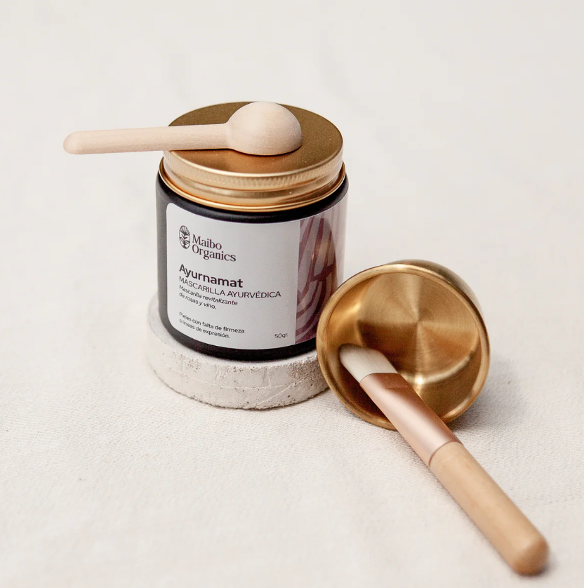 Mascarilla facial Ayurvédica detox de rosas y vino – Maibo